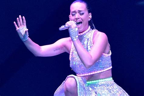 Get The Scoop On Katy Perrys The Prismatic World Tour Live Dvd