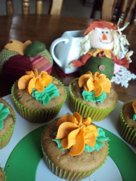 Even people who don't like pumpkin love these cupcakes. Thanksgiving Cupcake Ideas For Holidays - family holiday ...
