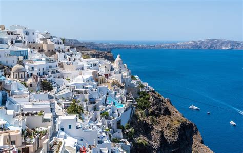 The Best Time To Visit The Greek Island Of Santorini