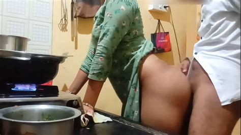 印度热辣人妻在厨房做饭时被干 Xhamster