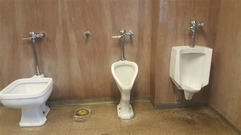 These Urinals Rmildlyinfuriating