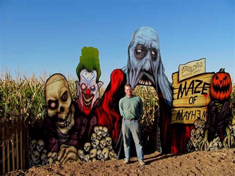 Scary Entrance Of Corn Maze Haunted Winery Halloween Haunt Scary Circus