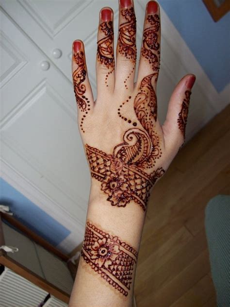 New Stylish Arabic Mehndi Designs For Hands And Feet