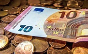 Euro - Para çevirisi 1 eur ile tl arasında gerçekleşmektedir. - thhe-last