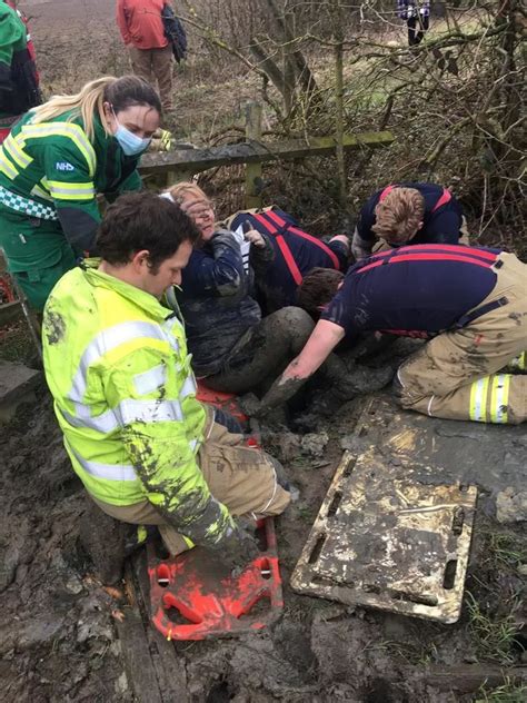 Woman Stuck In Deep Mud Is Rescued By Derbyshire Firefighters Derbyshire Live