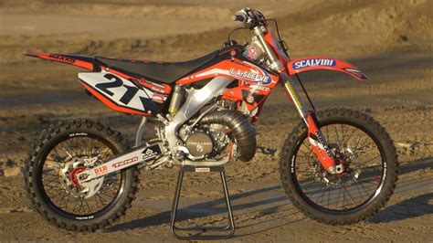 They are relatively easy to work on, but they do need more attention than their 4 stroke counterparts. Project CR250 2 Stroke RAW - Dirt Bike Magazine | Dirt ...