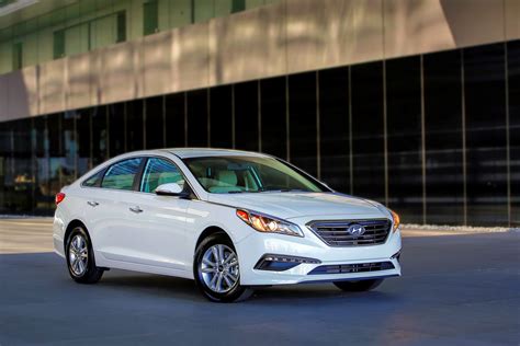 While it may not get the airtime of, say, ford's illustrious fusion hybrid, hyundai has a pretty good thing going with its 2015 sonata hybrid. South Korean Government Recalled 2.4 Lakh Hyundai and Kia Cars
