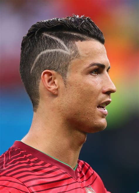 Portugals cristiano ronaldo mit geheimer frisuren botschaft. C Ronaldo-Stil-Haar Blonde Farbe Die C Ronaldo 2017 Stil ...