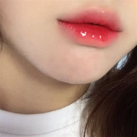 Image In Aesthetic Collection By 𝒈𝒍𝒐𝒘𝒆𝒏𝒛 On We Heart It Korean Eye Makeup Lips Cute Makeup