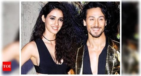 Watch Tiger Shroff Gets Mobbed By Fans On His Lunch Date With Rumoured