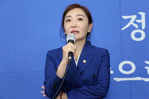 유정주 의원 사무실 개소식 갖고 내년 총선 출마 본격 행보