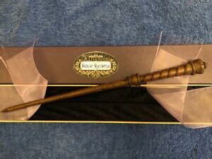 It contained a fragment of a magical snake's horn: Salazar Slytherin Wand 14", Isolt Sayre, Harry Potter ...