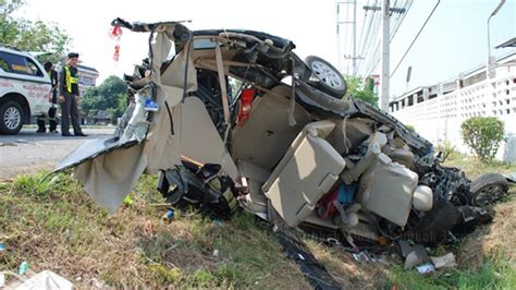 Latest Car Accident Of Toyota Avanza Road Crash Compilation