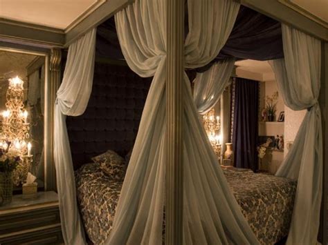 What your room looks like is entirely up to you, and the following decorating tips and decor ideas are sure to help influence your planning. 6 Ways to Make Your Bedroom More Romantic | My List of Lists