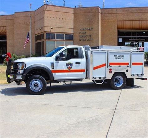 Pin By Cody Jo Olson On All Things Rescue Trucks Heavy Rescue Light