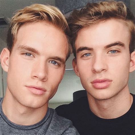 Irmãos Gêmeos Contam Juntos Ao Pai Que São Gays E News