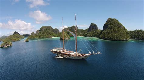Indonesia Cruise Liveaboard And Sailing Experience Authentic Indonesia