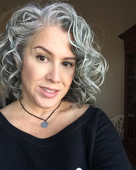 ️short Curly Grey Hairstyles Free Download