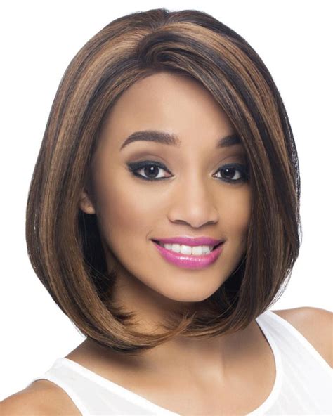Chic Bob Wig With A Lace Front And Sleek Collar Length Layers