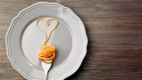 La pasta secca è una delle geniali invenzioni siciliane! La storia della pasta: un alimento antico che ci rende ...