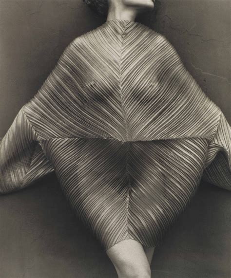 20 000 herb ritts 1952 2002 wrapped torso 1989 1980s photographs christie s herb