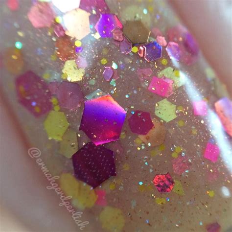 Strawberry Blonde Holographic Glitter Jelly 5 Free Nail