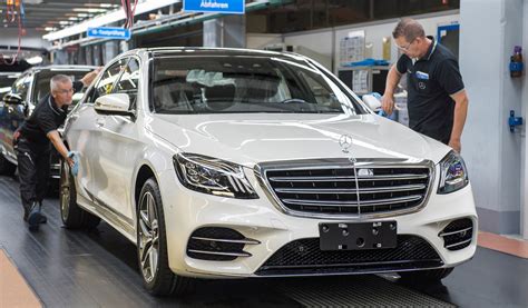 W222 Mercedes Benz S Class Facelift Drives Itself Off The Production