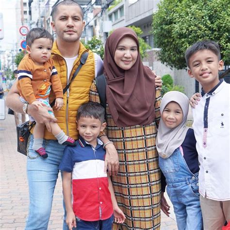 Mslh bile anak2 berkumpul dgn sepupu2 mereka atau bile berada dlm fmly bsr. Anak sulung Aliff Syukri 'turun' bantu Puteri Balqis ...