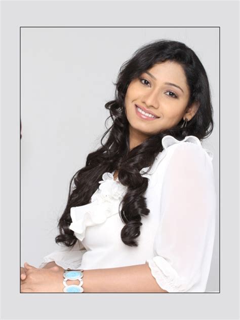 Tamil Actress Viji Cute Photo Shoot Stills Gallery