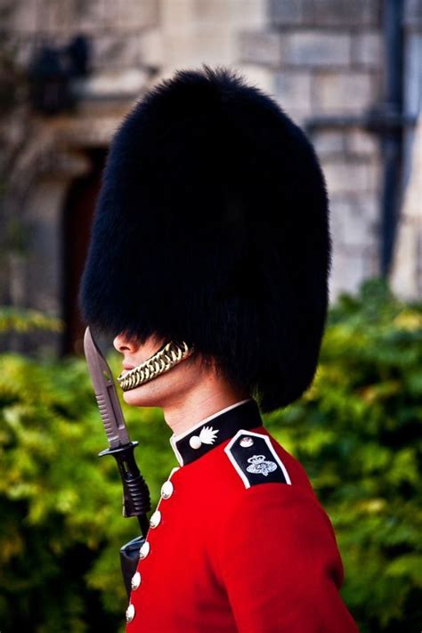 Pin By Meghan Mck On Anglophile England Royal Guard British Guard
