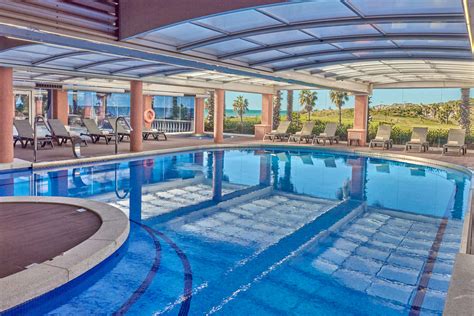 Hotel de estrellas Playa Golf Spa Sitges en primera línea de mar