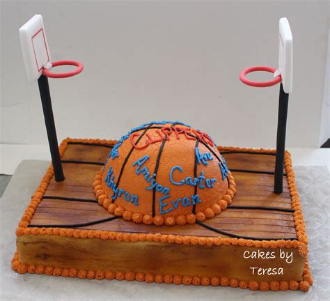 Basketball Court Cake Chocolate Base Cake Covered In Buttercream Then Airbrushed Vanilla Ball