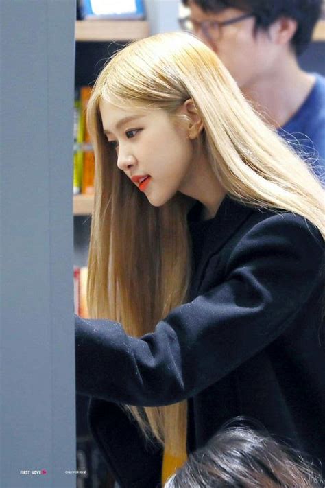 Here Are 30 Photos Of Blackpink Rosés Incredibly