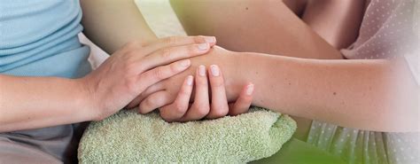 Do It Yourself How To Give Yourself A Hand Massage With Weleda Plan