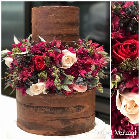 Incluso si nunca supiste como cocinarlas, tienes tu oportunidad para jugar juegos de cocina de tortas o panqueques en y8.com. Semidesnuda de chocolate con flores naturales | Torta vintage