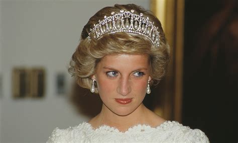 Dancing behind travolta are us president ronald reagan. Princess Diana's most sentimental piece of jewellery ...