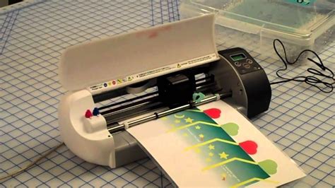 In fact, vinyl cutters might just be the unsung heroes of research in folding and papercraft. The Silhouette is more than just a vinyl cutter! - YouTube