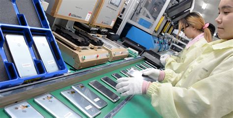 Inside The Factory That Produces Lgs Latest Smartphones