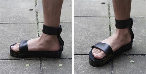 Everybody wants to walk like a big man, right? DARK WINGS CITY: DIY Platform Sandals