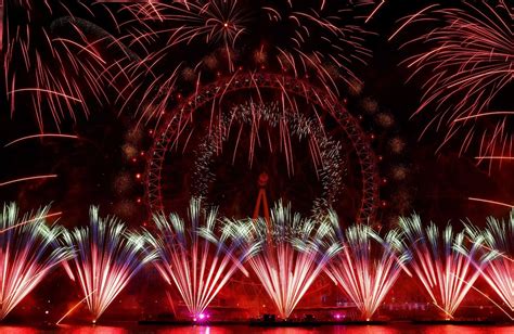 New Years Eve Incredible Fireworks Photographs Show How World