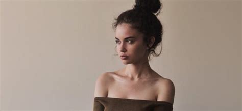 Listen Sabrina Claudio Confidently Lost The Daily Listening