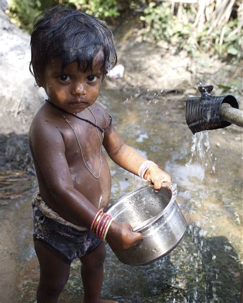 Photos Part 3 Matt Damon Illustrates The Impact Of Waterorg Programs