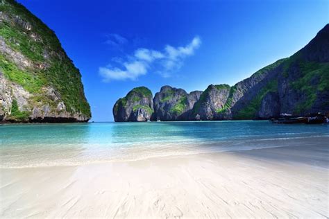 Beach Weather In Maya Bay Phi Phi Leh Thailand In June