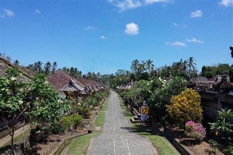 Saat weekday, harga tiket masuk wisata warung air glantangan adalah rp7500. Harga Tiket Masuk Desa Penglipuran Bali - Jalan | Desa ...