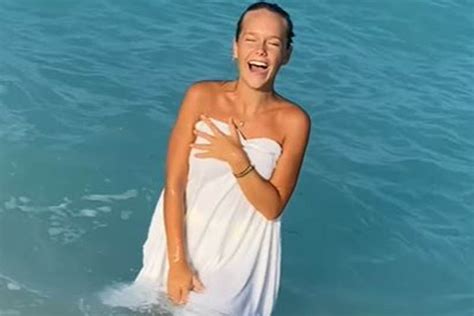 Professional Prankster Pranks Girlfriend With Dissolving Bikini At The Beach