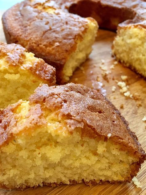 Mit nüssen, kirschen aus dem glas, rosinen oder schokoladenraspeln im teig peppen sie das grundrezept ganz einfach auf. Schwedischer Sockerkaka mit Safran - Rezept für leckeren ...