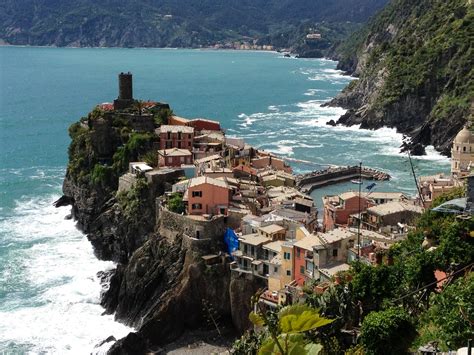 The majority of sciacchetrà producers are concentrated in the villages of cinque terre. File:Vernazza, Cinque Terre, Liguria (8859422416).jpg ...
