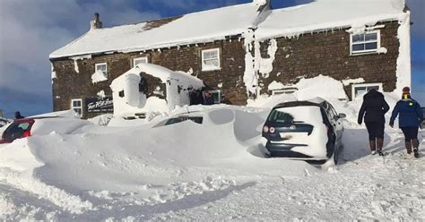 Famous Yorkshire Pub The Tan Hill Inn Where People Go To Get Snowed In