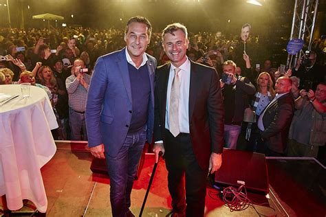 He was previously a member of the. HC Strache beim Rathausfest: „Norbert Hofer wird ...