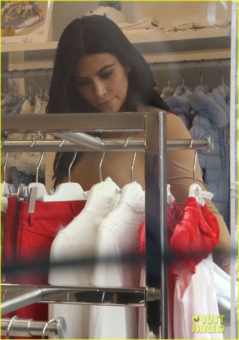 Kim Kardashian Puts Curves On Display During Paris Shopping Trip Photo 3205750 Kim Kardashian
